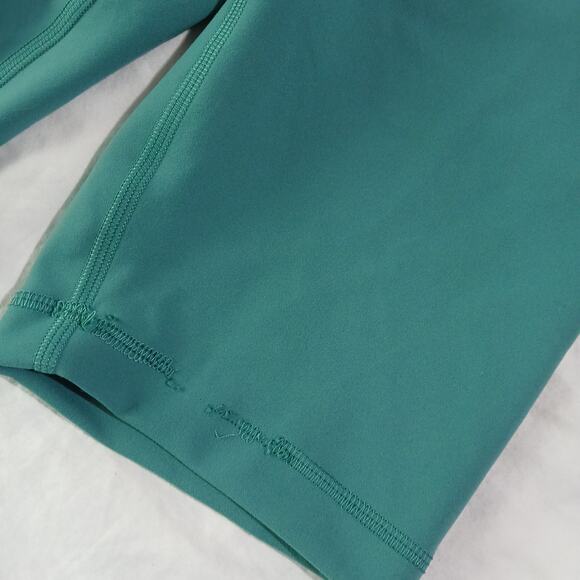 LULULEMON Women's 3-piece bundle Top/Leggings/Shorts all small-ish (see photos) - Picture 8 of 9